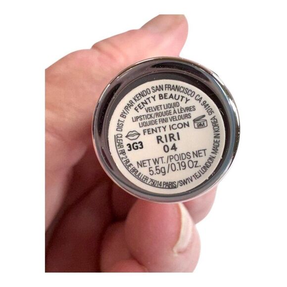 Fenty Beauty Icon Velvet Liquid Lipstick Riri 04 Pink Lasting Smooth Finish NEW - Picture 3 of 4